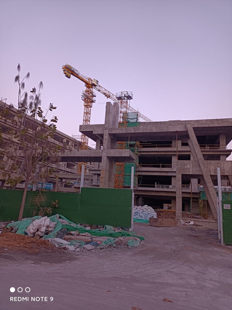 山西合悦云玺府：住宅配套部位的铝板应用 · 项目资料中的主体施工现场