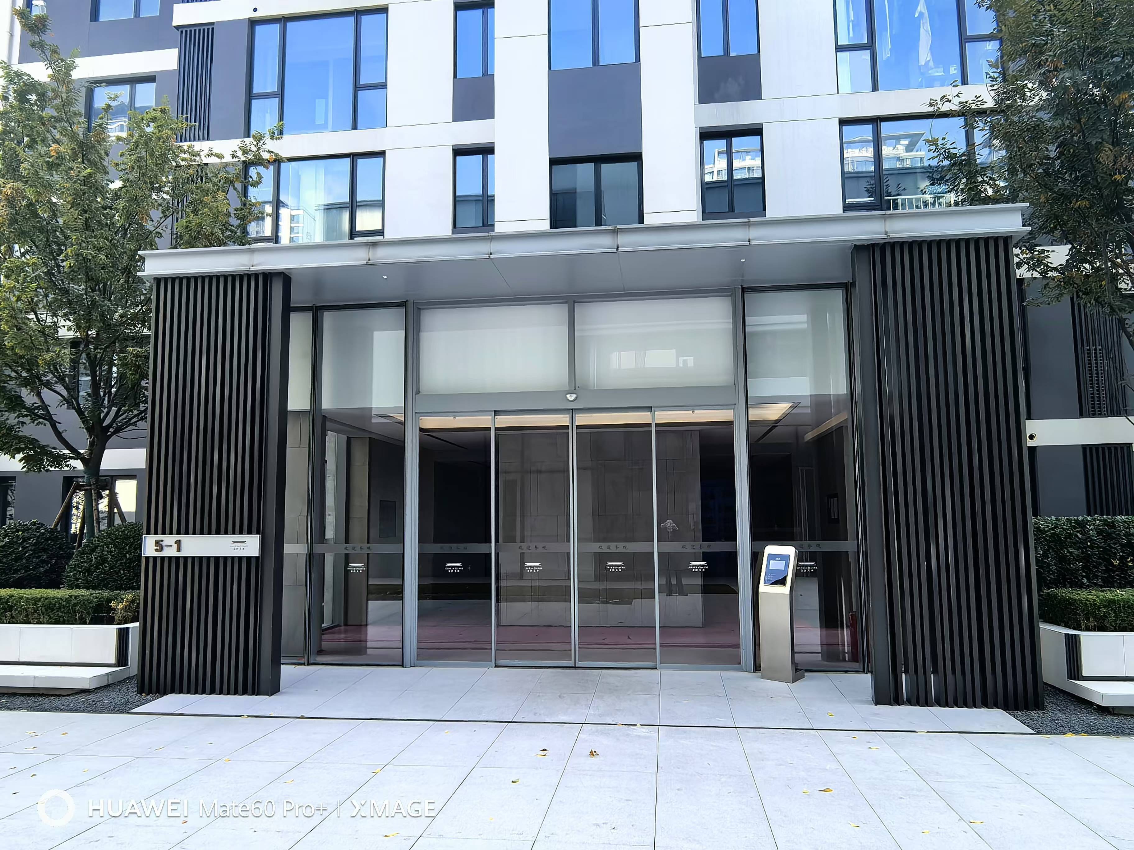 山西合悦云玺府：住宅入口铝板应用。